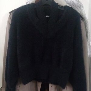 Boohoo Black Fuzzy Sweater. Long sleeves. Size Small. Preowned.